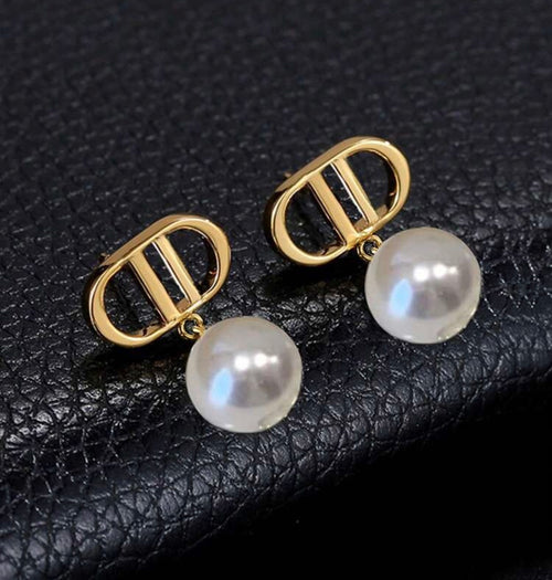 Elegant Gold and Pearl Drop Earrings