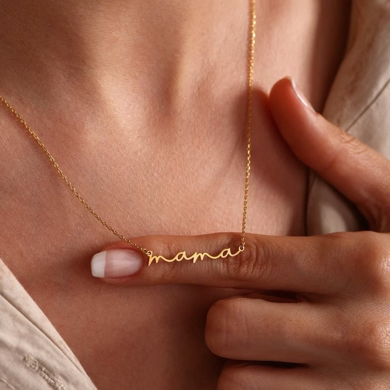 The mama script necklace