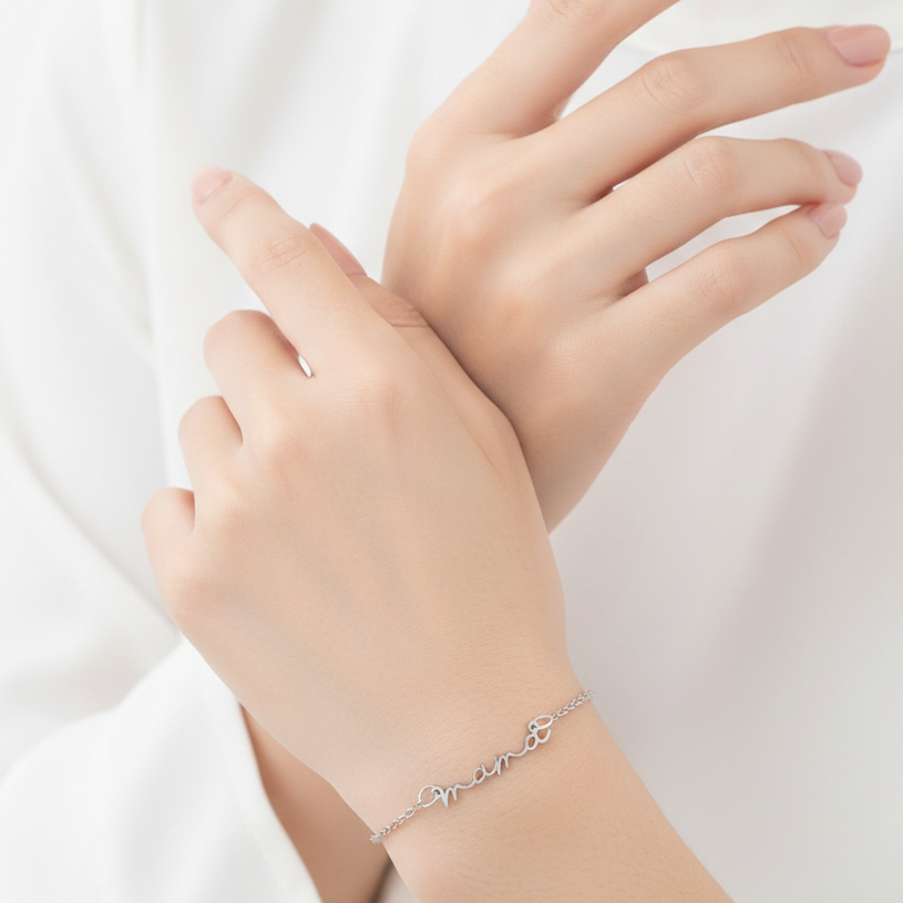 The Mama Script Bracelet